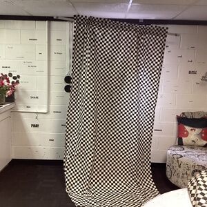 MACKENZIE CHILD LINED CURTAIN PANEL. COURTLY CHECK. RETIRED. RARE 🖤♥️🖤♥️